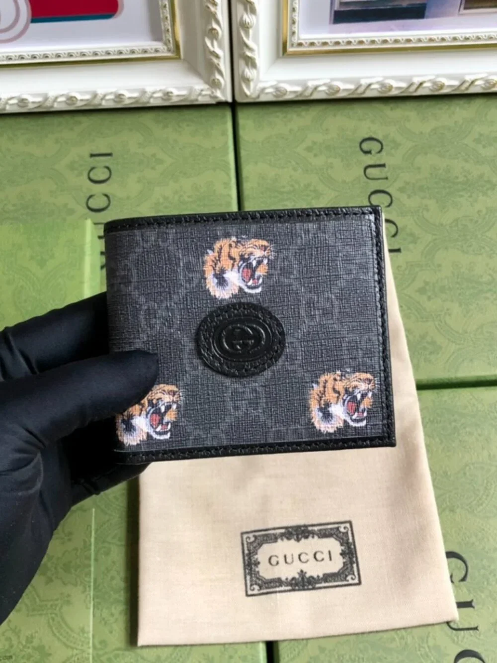 Gucci Aria GG Supreme Wallet with Interlocking G